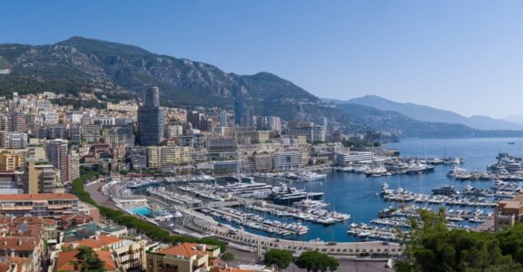 Monaco : Éclat de Luxe et Élégance à Deux Pas de l&#8217;Hôtel Parisien